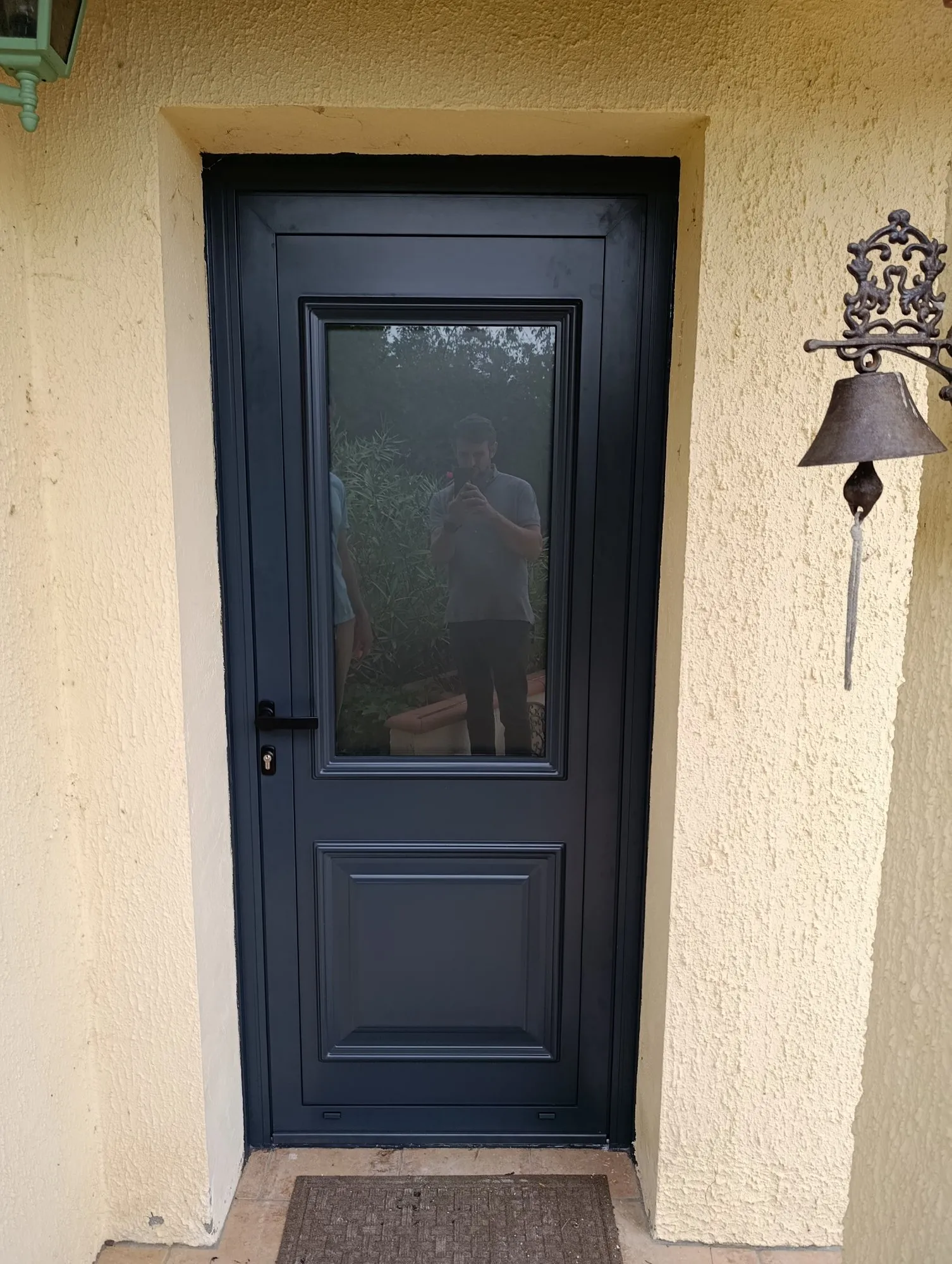 Remplacement d'une porte d'entrée en aluminium — Cazères